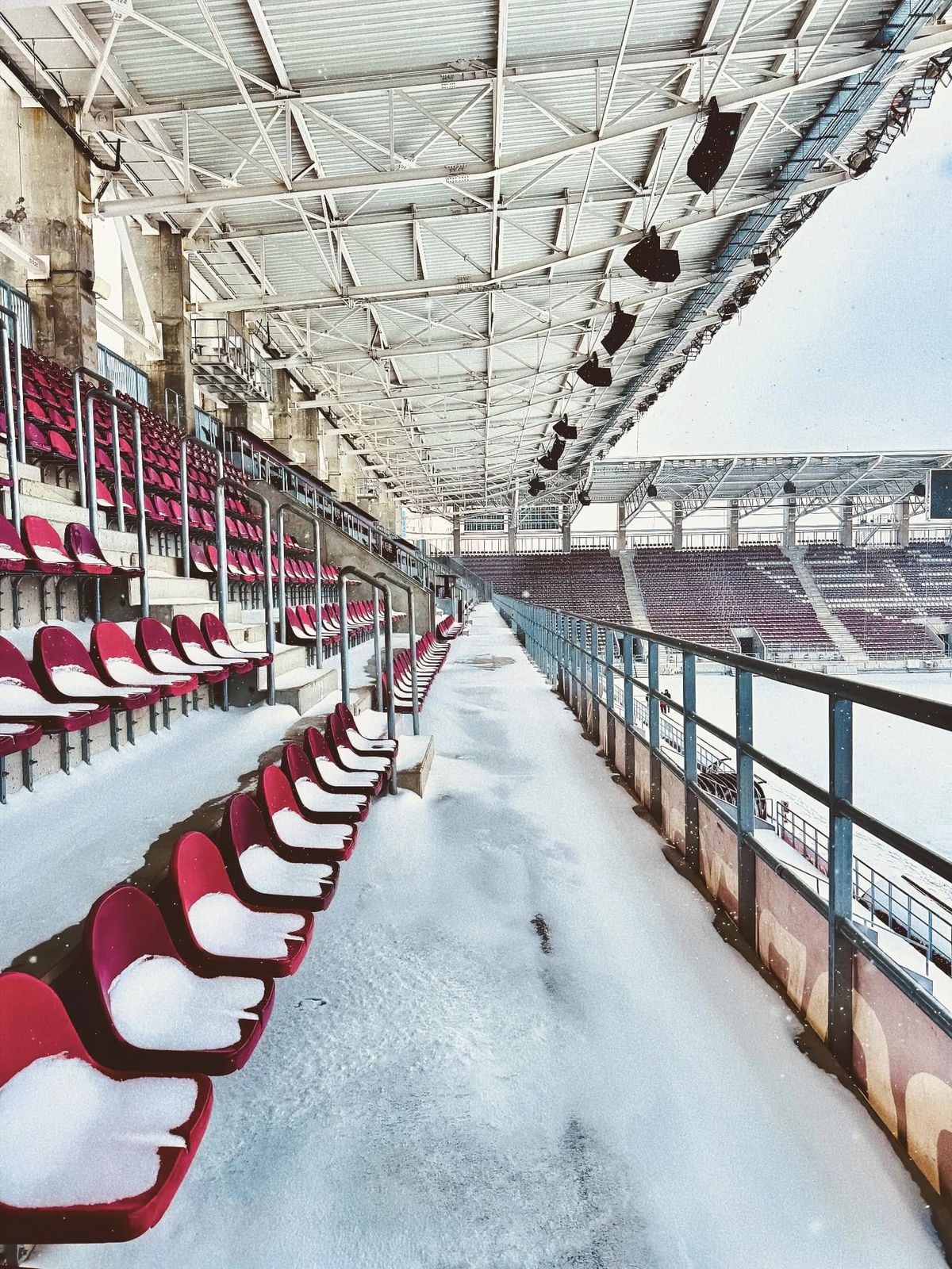 Cum arăta Giuleștiul cu 8 ore înainte de Rapid - FC Botoșani » Mesajul clubului: „Cod alb”