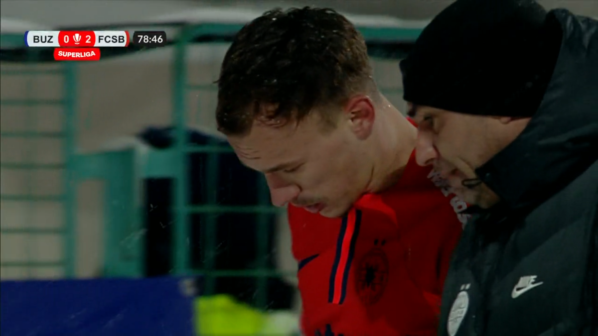 Lacrimi pe zăpadă! Consolat cu greu pe margine, după ce a fost schimbat la FCSB