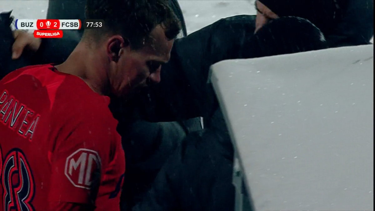 Lacrimi pe zăpadă! Consolat cu greu pe margine, după ce a fost schimbat la FCSB