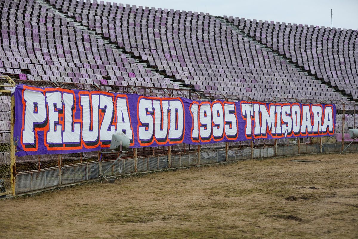 Emoții de toate felurile la Timișoara » Ultimul eveniment pe „Dan Păltinișanu”, suporterii și-au luat rămas bun de la „Monumentalul” violet