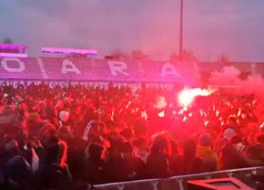 Imagini impresionante în fotbalul românesc! Stadionul istoric „s-a aprins” pentru ultima oară înaintea demolării: „Ne-ai fost casă, cetate”