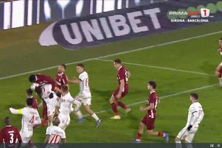 Sibienii protestează față de arbitrajul din meciul cu CFR: „Opriți-vă! E prea mult! Ajunge!”