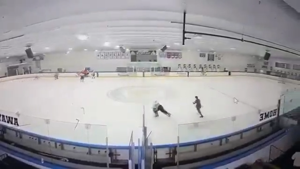 Atac armat în patinoar, la un meci de hochei din SUA