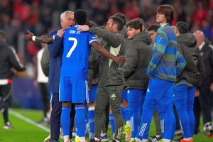 Benfica - Real Madrid » Scandal IMENS! Meciul a fost întrerupt timp de 10 minute