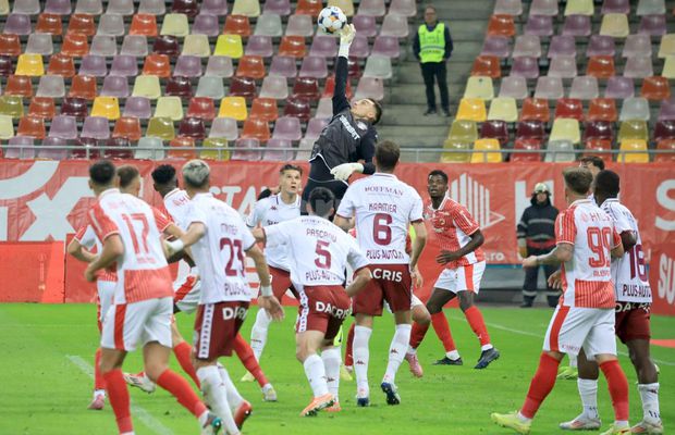 Lovitură în plin, cu 4 zile înainte de Rapid - Dinamo » S-a „rupt” și e OUT!