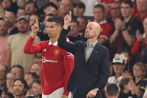 Cine e antrenorul? Cristiano Ronaldo și Erik ten Hag dau indicații în același timp / foto: Imago