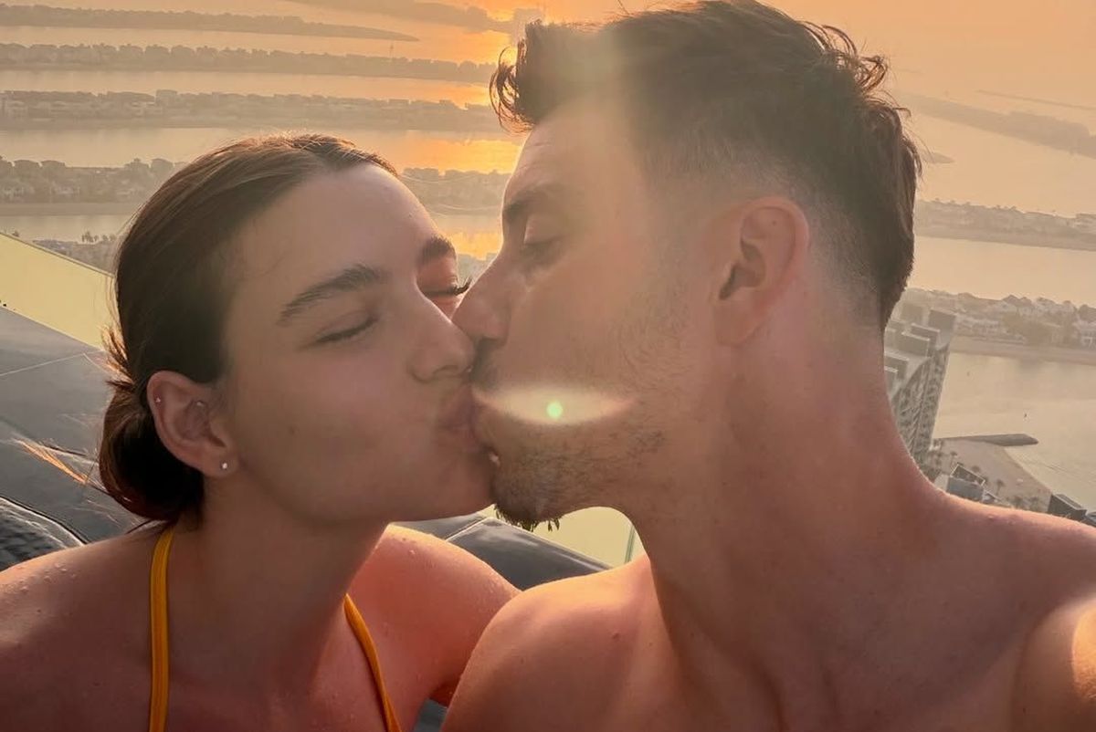 Imaginea care a „aprins” Instagramul internaționalilor români aflați în Cipru: „Nu mai încapi în poză, frate!”. Reacția lui Alibec