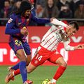 Duel între Echeverri și Jules Koundé, în Girona - Barcelona 2-1 / Foto: Imago Images