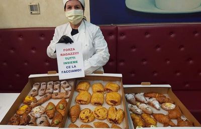 CORONAVIRUS. VIDEO Gest de suflet » Maria Blaj, rapidista care se trezește la 4 dimineața să gătească pentru medicii italieni: „Îi ajut cum pot pe acești oameni minunați”