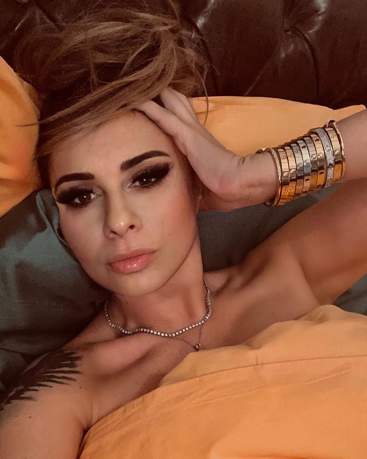 VIDEO EXCLUSIV Anamaria Prodan, dezvăluiri din Dubai cu Mutu și Reghecampf: „Laur s-a enervat într-un hal! Mutu îmi scria noaptea”