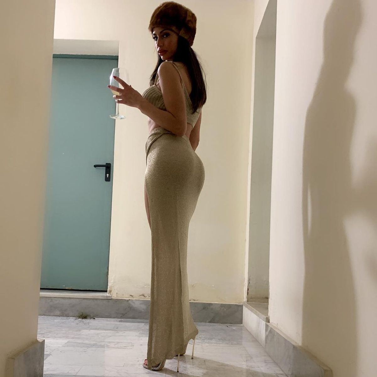 FOTO „Nebunia e relativă” » Femeia care i-a înnebunit pe Balotelli și Cristiano Ronaldo și-a provocat fanii