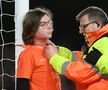 Scene incredibile în Premier League, la Everton - Newcastle! Un fan s-a legat de stâlpul porții chiar în timpul meciului: motivul protestului