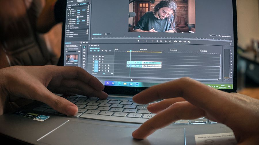 Nicu Mihai: un stil personal care îmbină vloggingul cu educaționalul