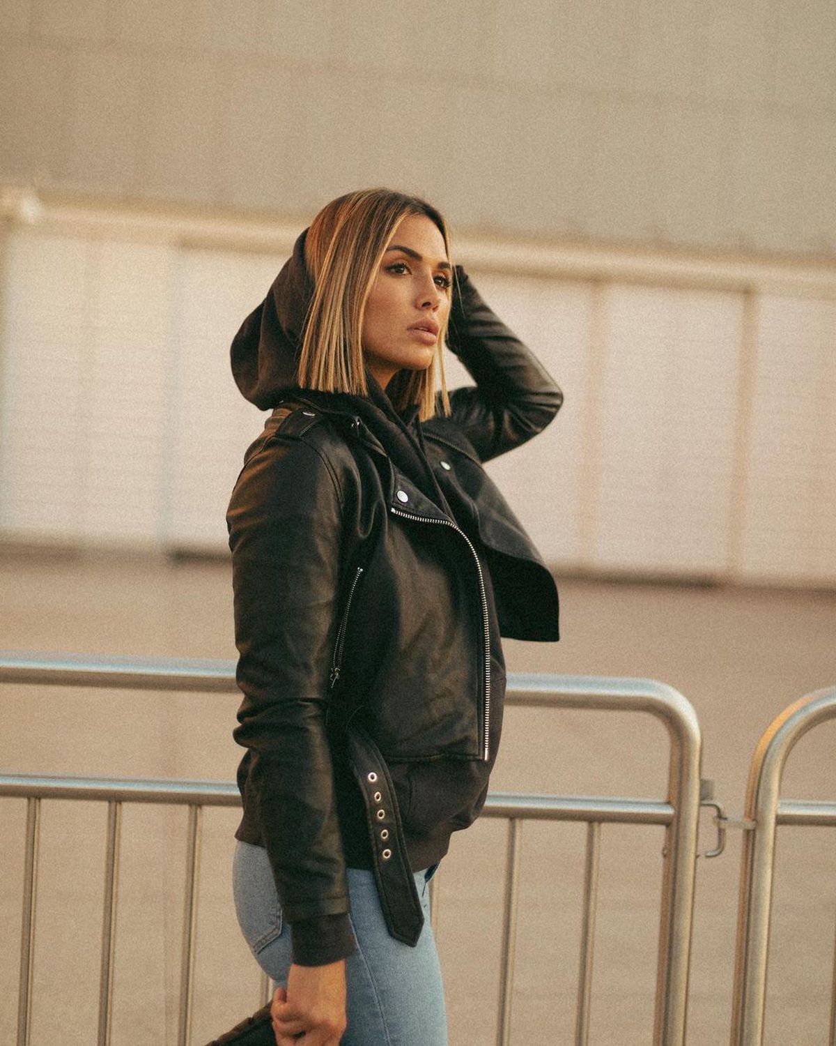 O fostă jucătoare de volei a făcut senzație pe covorul roșu, la Premiile Dial, dedicate muzicii în limba spaniolă + Soția unui jucător din Premier League a fost prezentatoare