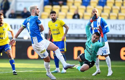 Situație bizară în SuperLigă » Și-a dat echipa în judecată, dar astăzi a fost titular: „Sunt chestii de avocați”