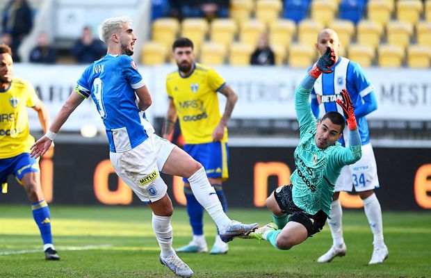 Situație bizară în SuperLigă » Și-a dat echipa în judecată, dar astăzi a fost titular: „Sunt chestii de avocați”