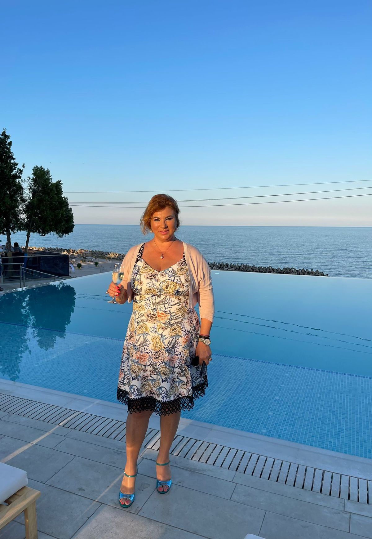 Cât costă un sejur de 5 nopți la hotelul lui Cristi Borcea de pe litoral » Micul dejun nu e inclus în preț