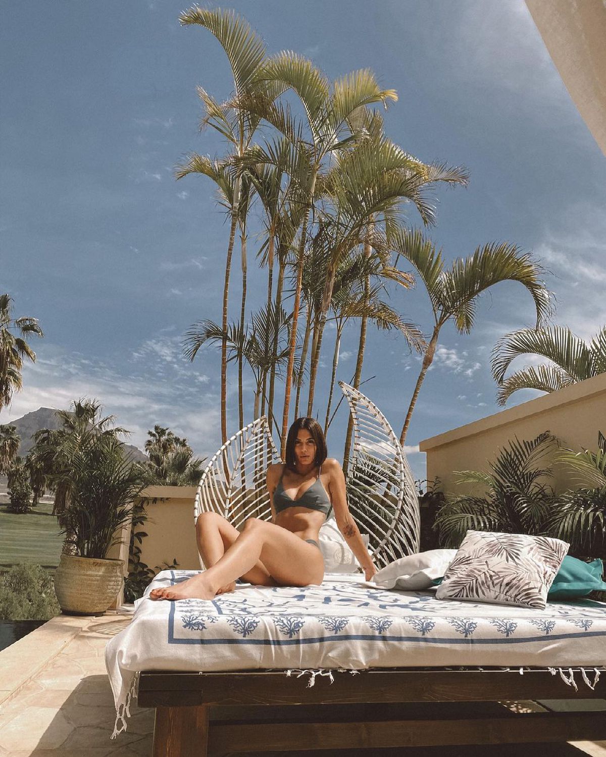 O fostă jucătoare de volei a făcut senzație pe covorul roșu, la Premiile Dial, dedicate muzicii în limba spaniolă + Soția unui jucător din Premier League a fost prezentatoare