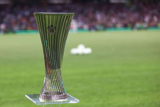 Astăzi, de la ora 15:00, se trag la sorți „sferturile” de finală din UEFA Europa Conference League. Evenimentul va fi liveTEXT pe GSP.ro, dar va putea fi urmărit și pe site-ul oficial al celor de la UEFA.