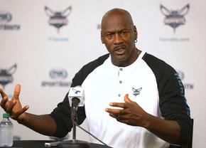 Michael Jordan vrea să vândă pachetul majoritar de acțiuni pe care îl deține în cadrul unui club din NBA
