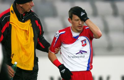 Colaps pentru fotbalistul cu peste 150 de meciuri în Liga 1: „Banca mi-a luat apartamentul, m-am trezit cu 50.000 de euro datorii la stat”