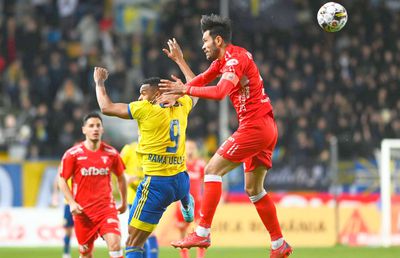 Petrolul o bate pe UTA cu un supergol marcat în minutul 90 » „Lupii galbeni”, lideri în play-out! Clasamentul ACUM