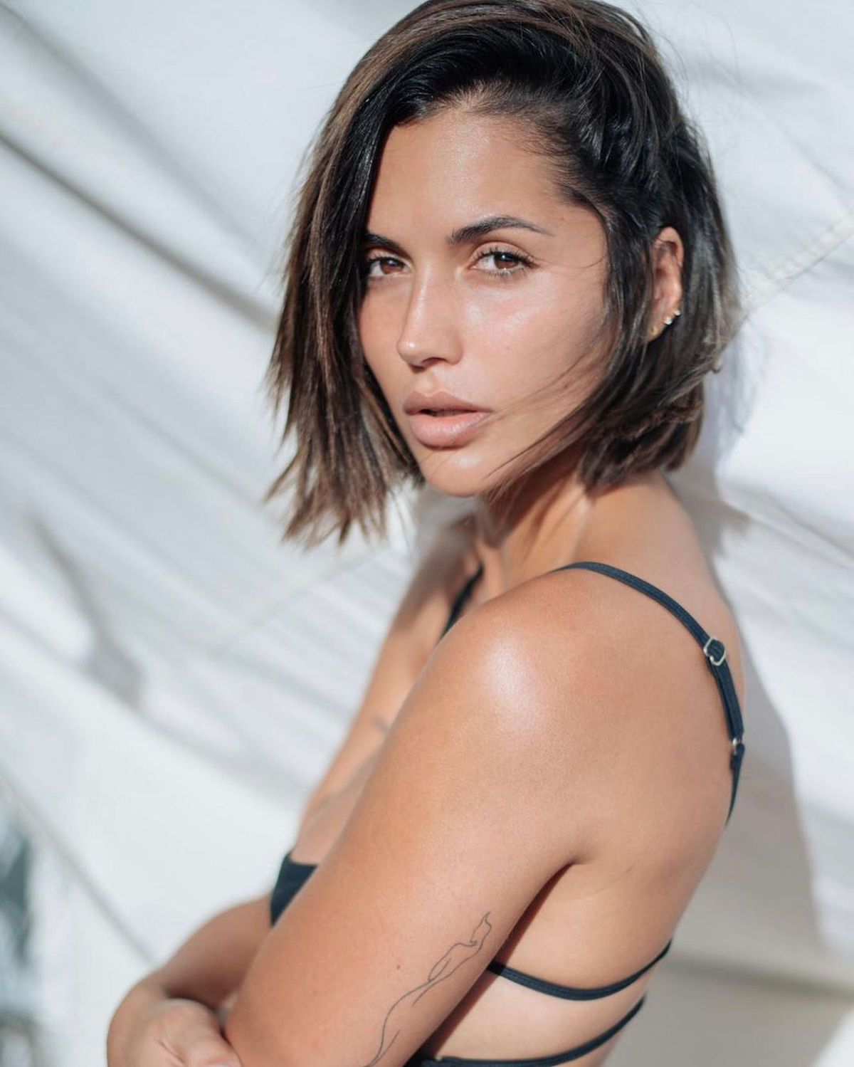 O fostă jucătoare de volei a făcut senzație pe covorul roșu, la Premiile Dial, dedicate muzicii în limba spaniolă + Soția unui jucător din Premier League a fost prezentatoare