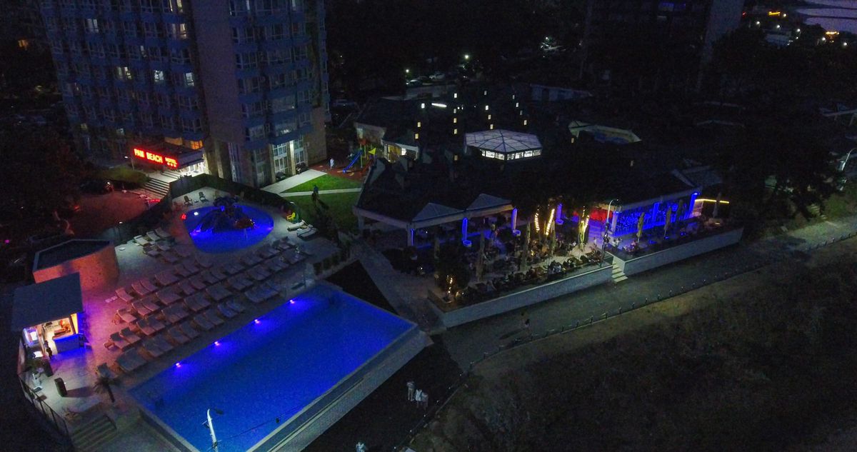 Cât costă un sejur de 5 nopți la hotelul lui Cristi Borcea de pe litoral » Micul dejun nu e inclus în preț