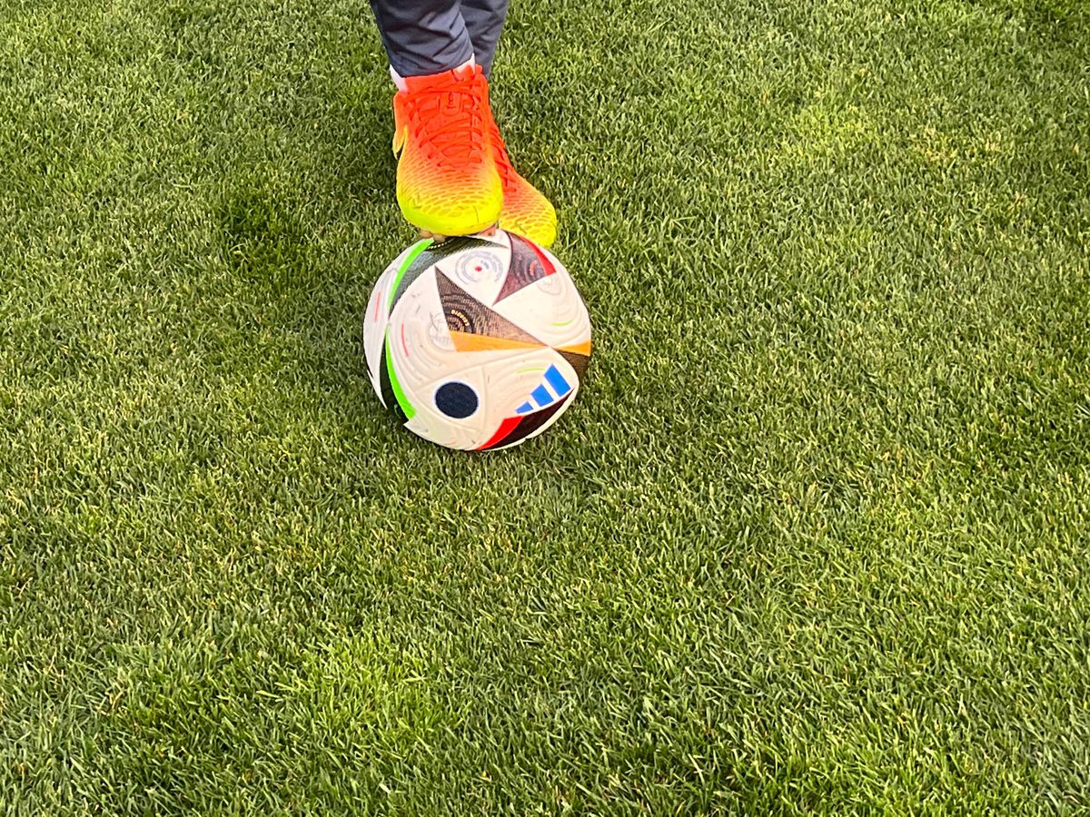 „Tricolorii”, primul antrenament cu mingea oficială de la EURO 2024