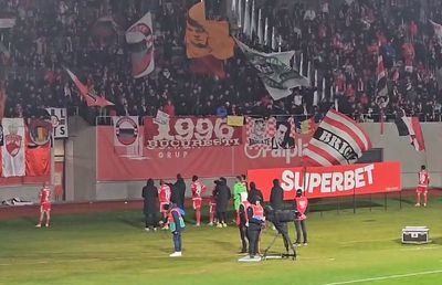 Ce s-a întâmplat în fața galeriei, imediat după Hermannstadt - Dinamo » Doi fotbaliști au ieșit în evidență