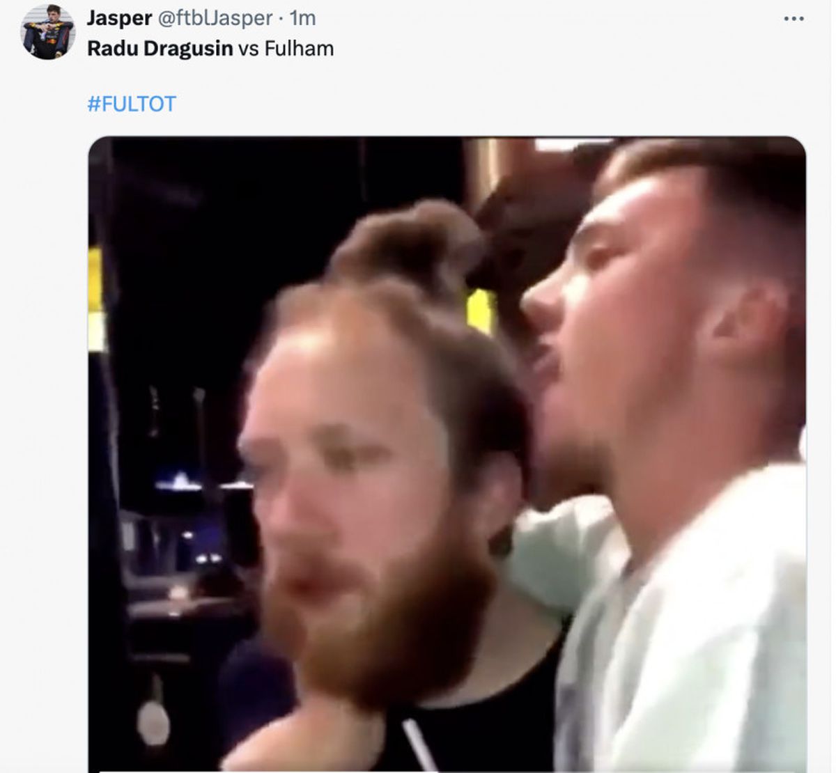 Englezii l-au urmărit pe Drăgușin și au început „rafala” » Meme-uri nemiloase după Fulham - Tottenham