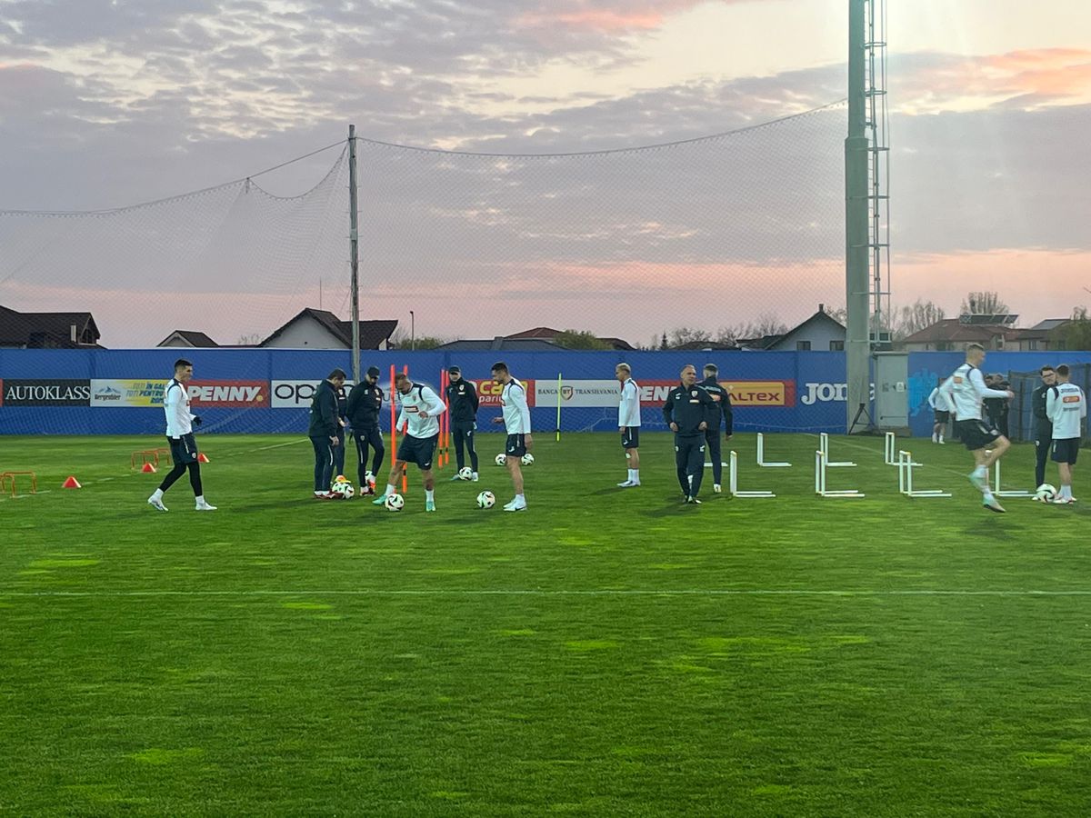 „Tricolorii” au primit mingea oficială de la EURO 2024. Imagini de la primul antrenament