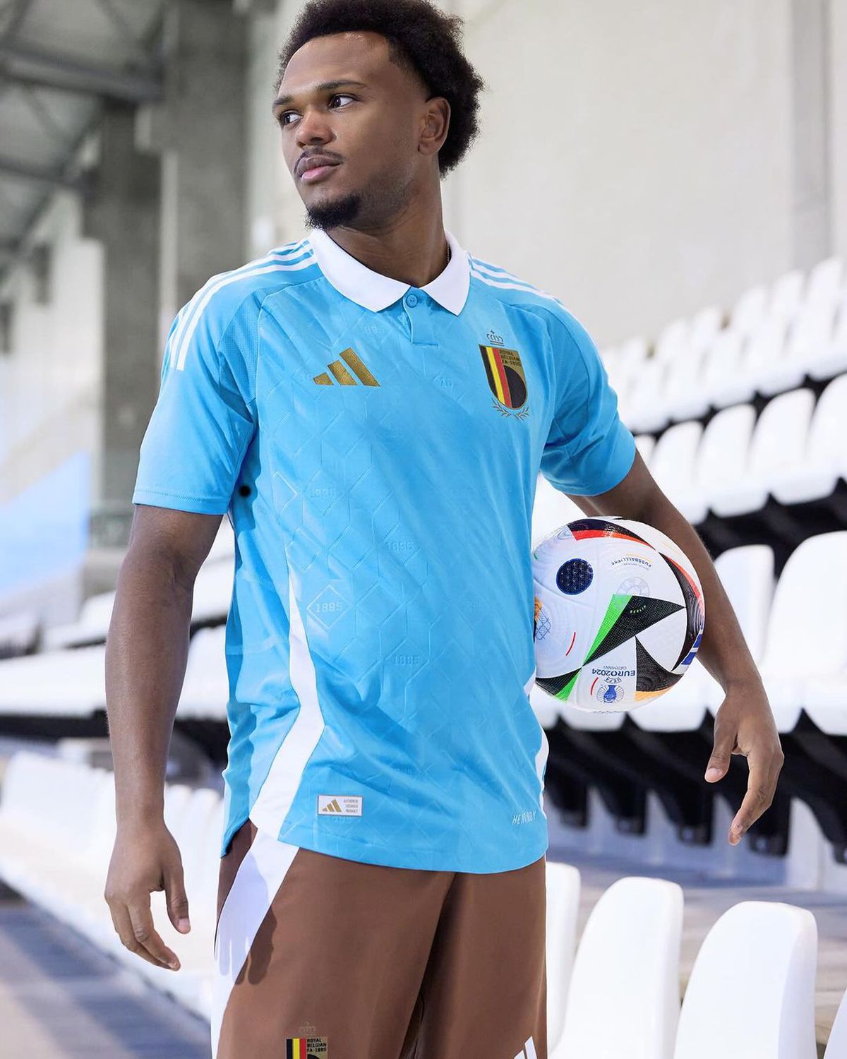 „Echipament de nota 10!” » Adversara României de la Euro, kit inspirat dintr-un celebru desen animat