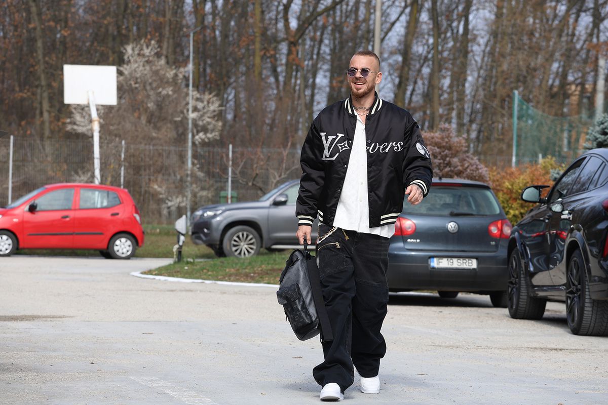 Ianis Hagi și Dennis Man, în centrul atenției la reunire » Ținute extravagante alese de „tricolori”