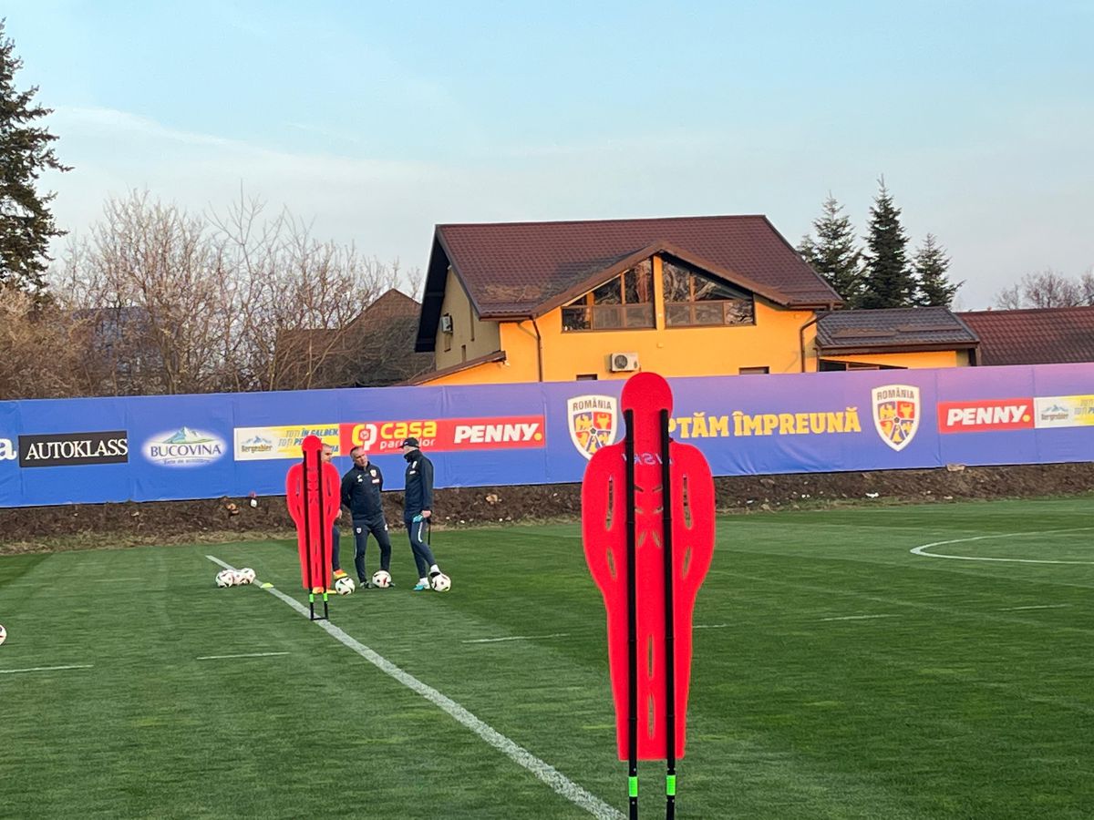 „Tricolorii” au primit mingea oficială de la EURO 2024. Imagini de la primul antrenament