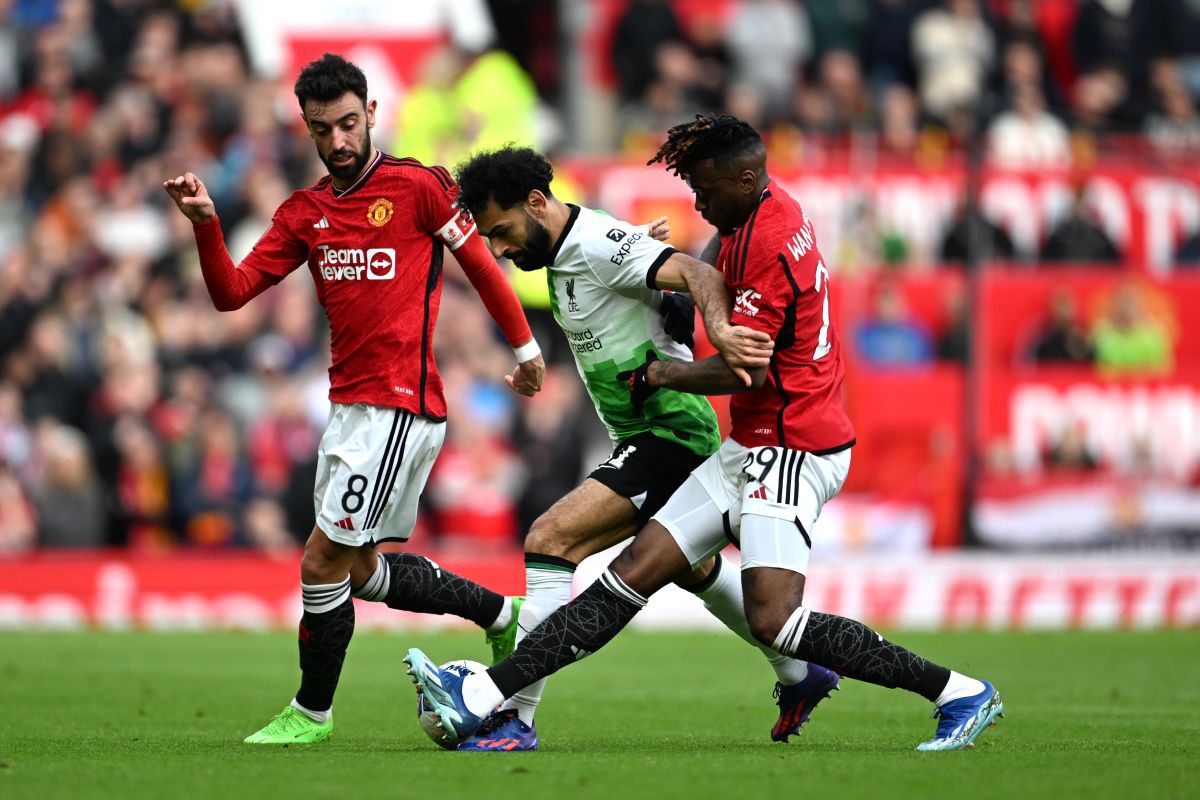 Au RĂBUFNIT după United - Liverpool: „Ce regulă absolut penibilă! Rușinos!”