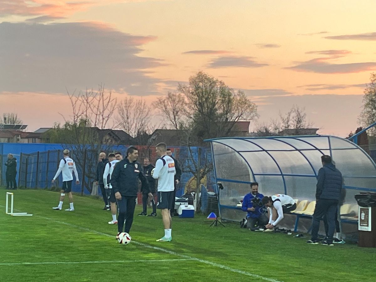 „Tricolorii” au primit mingea oficială de la EURO 2024. Imagini de la primul antrenament