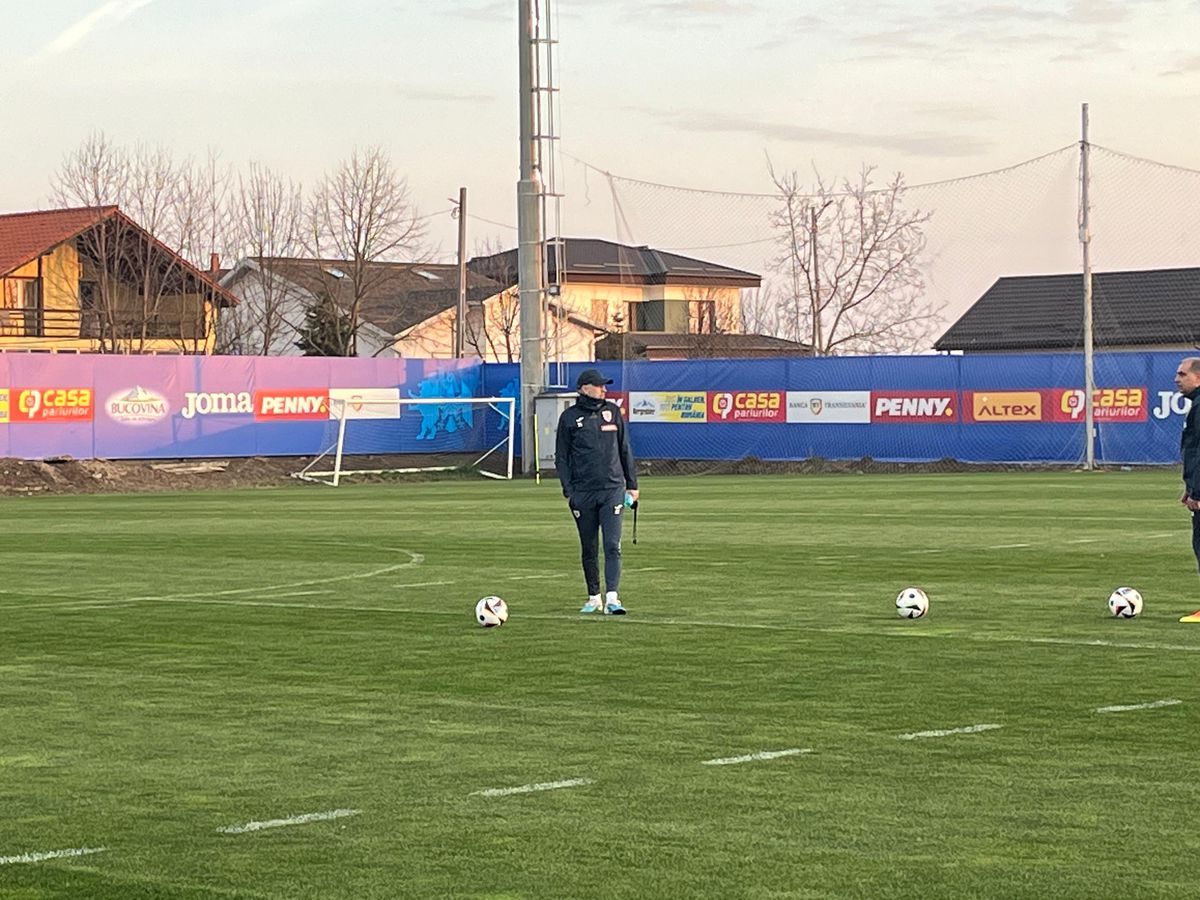 „Tricolorii” au primit mingea oficială de la EURO 2024. Imagini de la primul antrenament