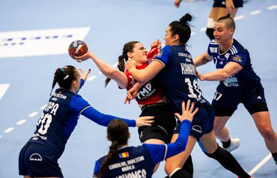 Rapid, două transferuri anunțate într-o zi! Adversara din Liga Florilor a semnat în Giulești