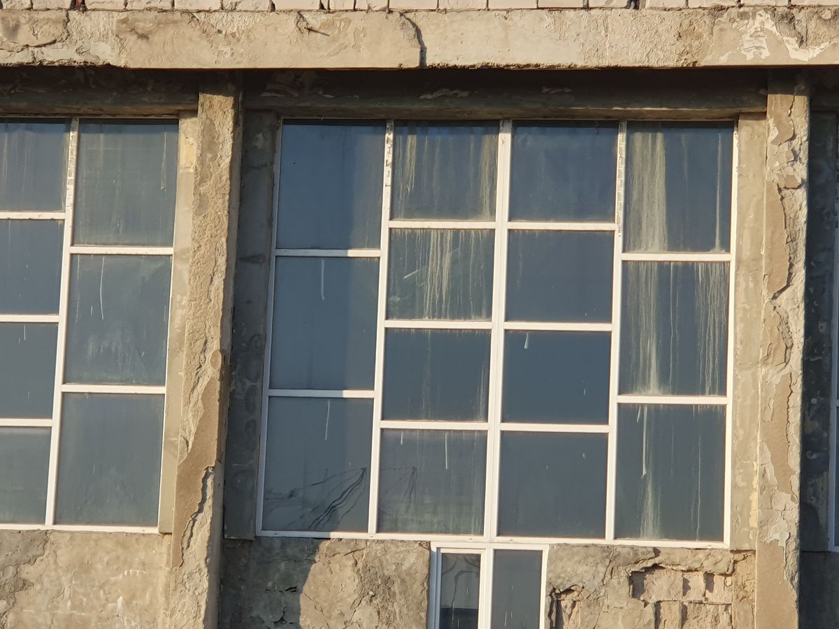 Bazin Vega Ploiești ruină