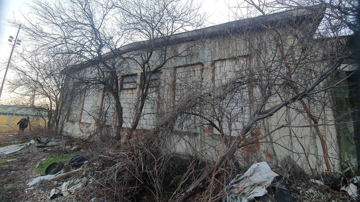 Bazin Vega Ploiești ruină