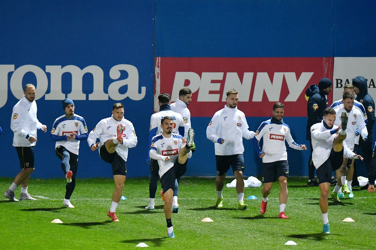 „Zidul galben”, din nou lângă jucătorii României » Apariție surpriză a unui jucător lângă sute de fani care au venit la antrenamentul „naționalei”