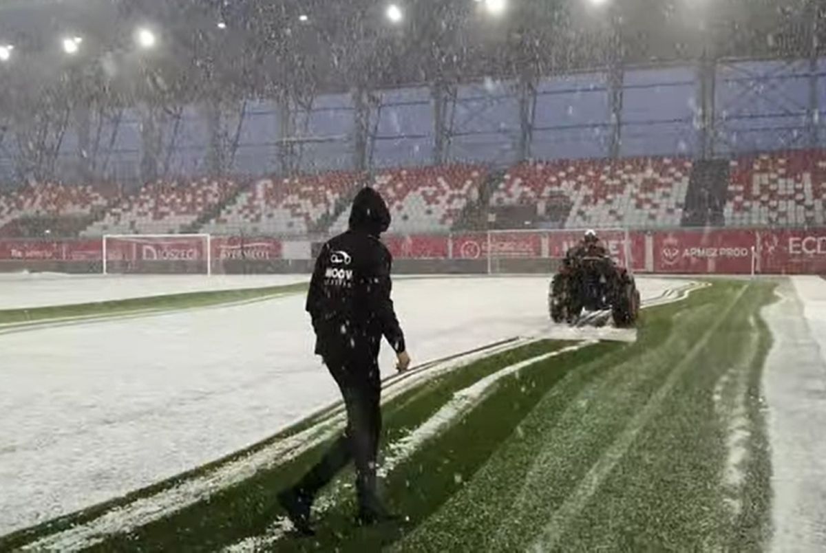 S-a întors iarna! » Cum arată terenul cu 90 de minute înainte de Sepsi - Gloria Buzău