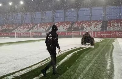 S-a întors iarna! » Cum arată terenul cu 90 de minute înainte de Sepsi - Gloria Buzău