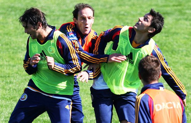 Un vârf legendar al naționalei României intervine în controversa Louis Munteanu: „Știți ce-mi povestea Chivu despre Mourinho și Ibrahimovic?”