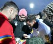 „Zidul galben”, din nou lângă jucătorii României » Apariție surpriză a unui jucător lângă sute de fani care au venit la antrenamentul „naționalei”
