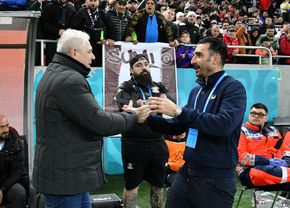 FaceTime cu scântei! Ce i-a spus Șumudică lui Charalambous chiar pe gazon, înainte de CFR - Rapid