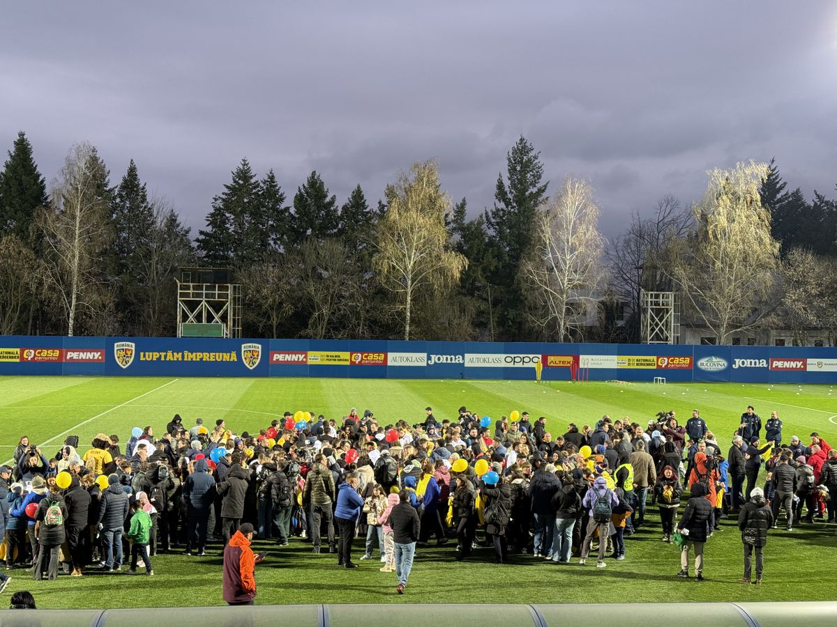 „Zidul galben”, din nou lângă jucătorii României » Apariție surpriză a unui jucător lângă sute de fani care au venit la antrenamentul „naționalei”