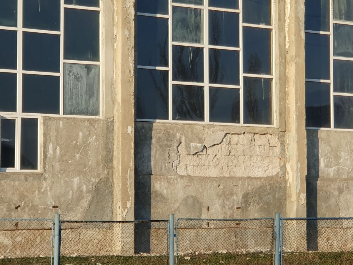 Bazin Vega Ploiești ruină