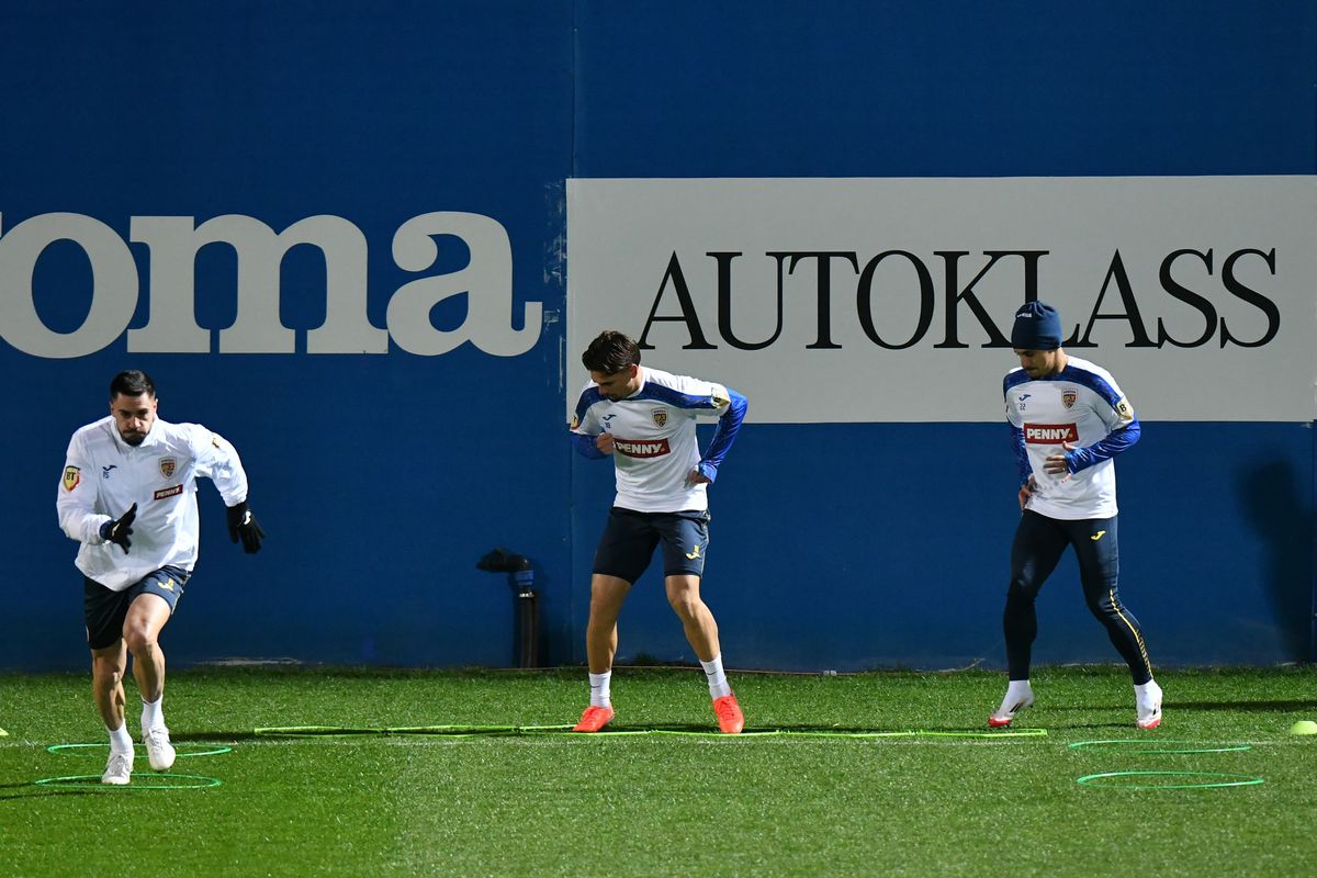 „Zidul galben”, din nou lângă jucătorii României » Apariție surpriză a unui jucător lângă sute de fani care au venit la antrenamentul „naționalei”